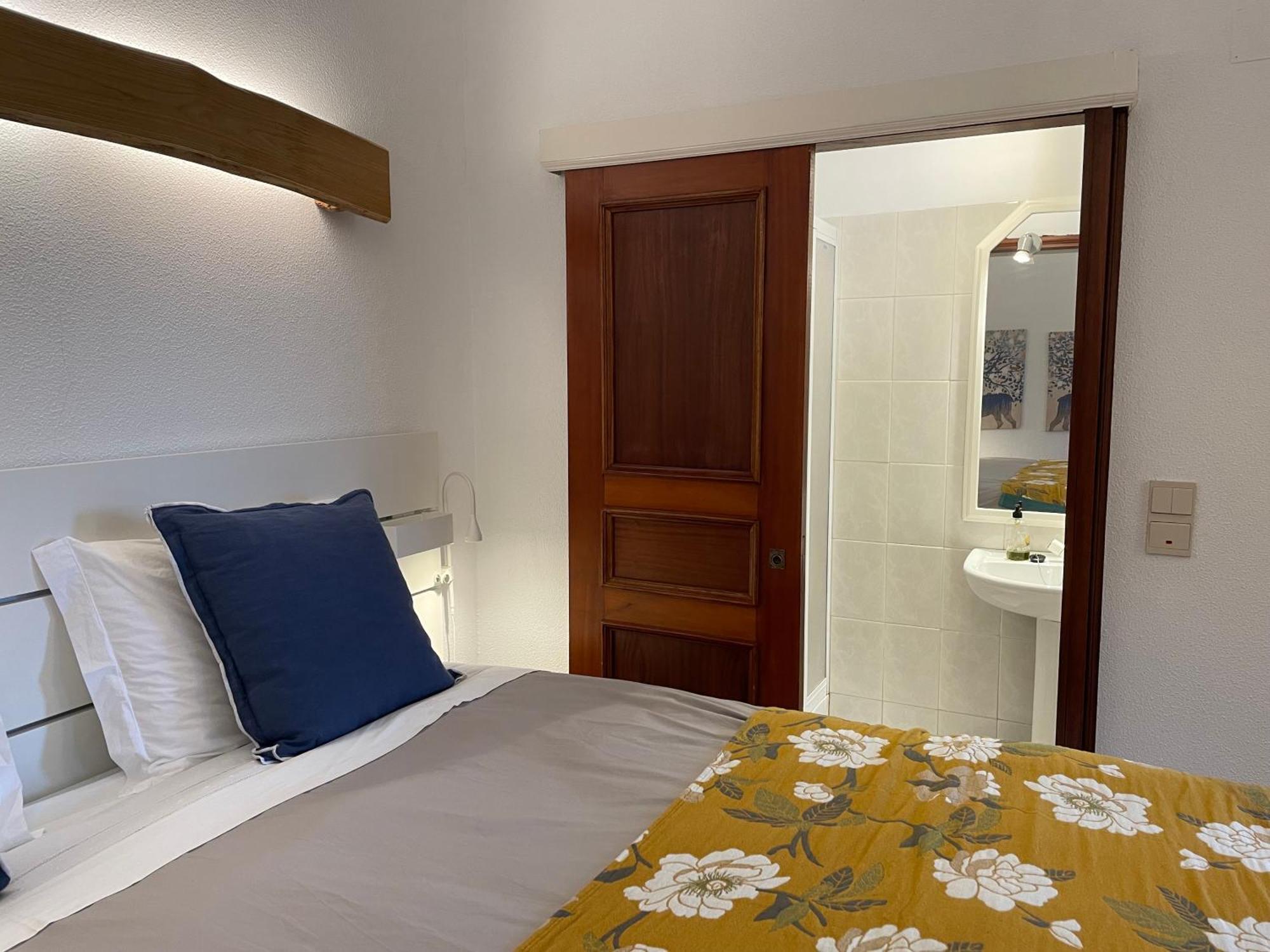 Bed and Breakfast The Quixote House Каминья Экстерьер фото